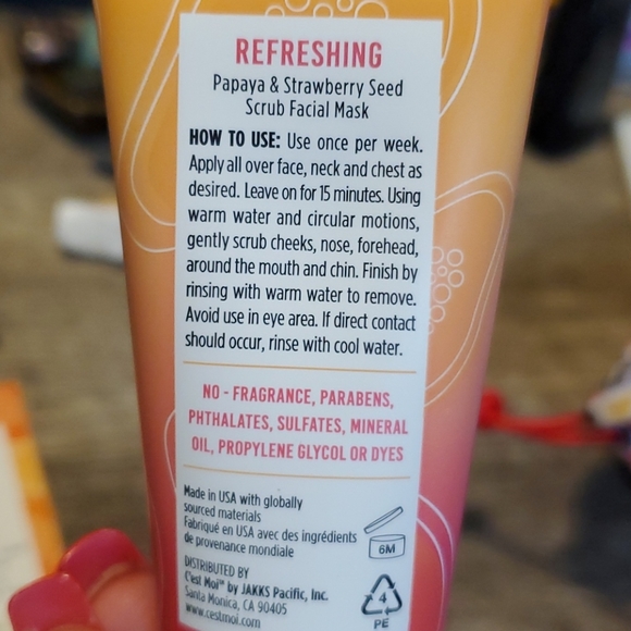 *New C'est Moi refreshing scrub/facial mask - Picture 5 of 6